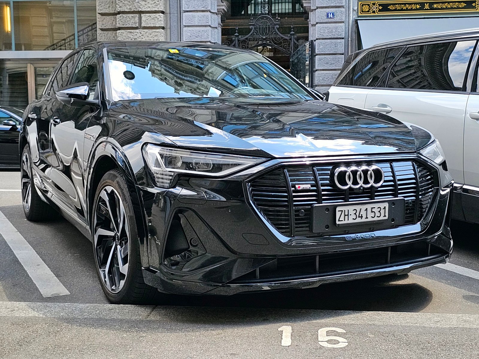 Audi e-tron 2023